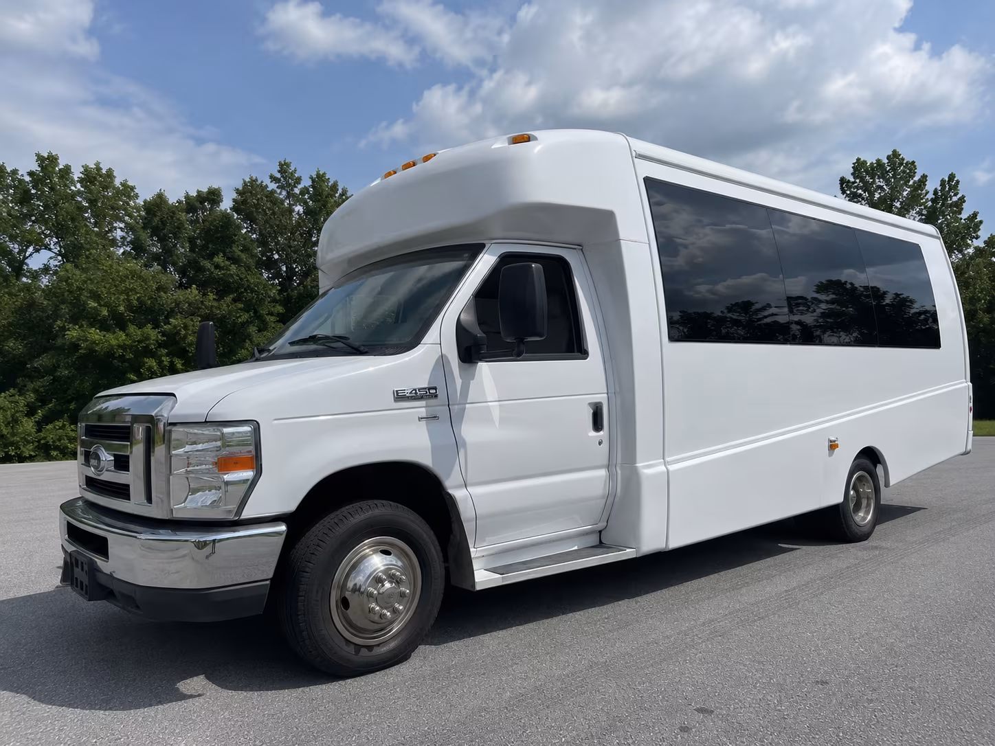 Grand Island Homecoming & Prom Party Bus Rentals