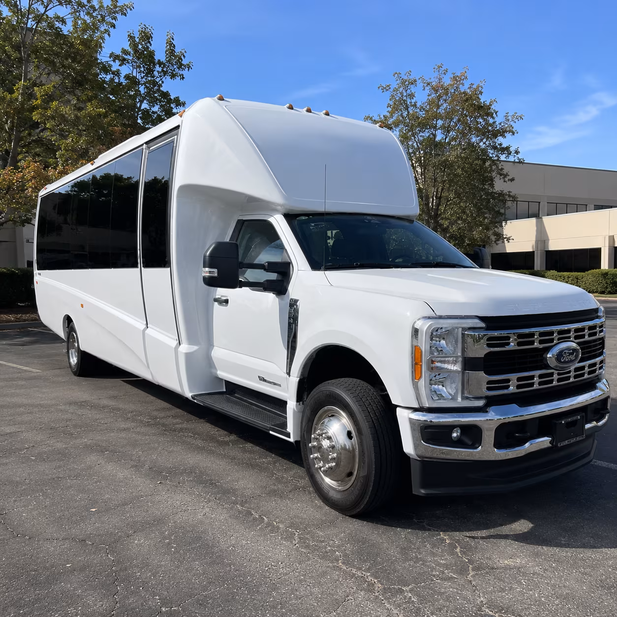 Lincoln Airport Shuttle & Transportation party bus exterior