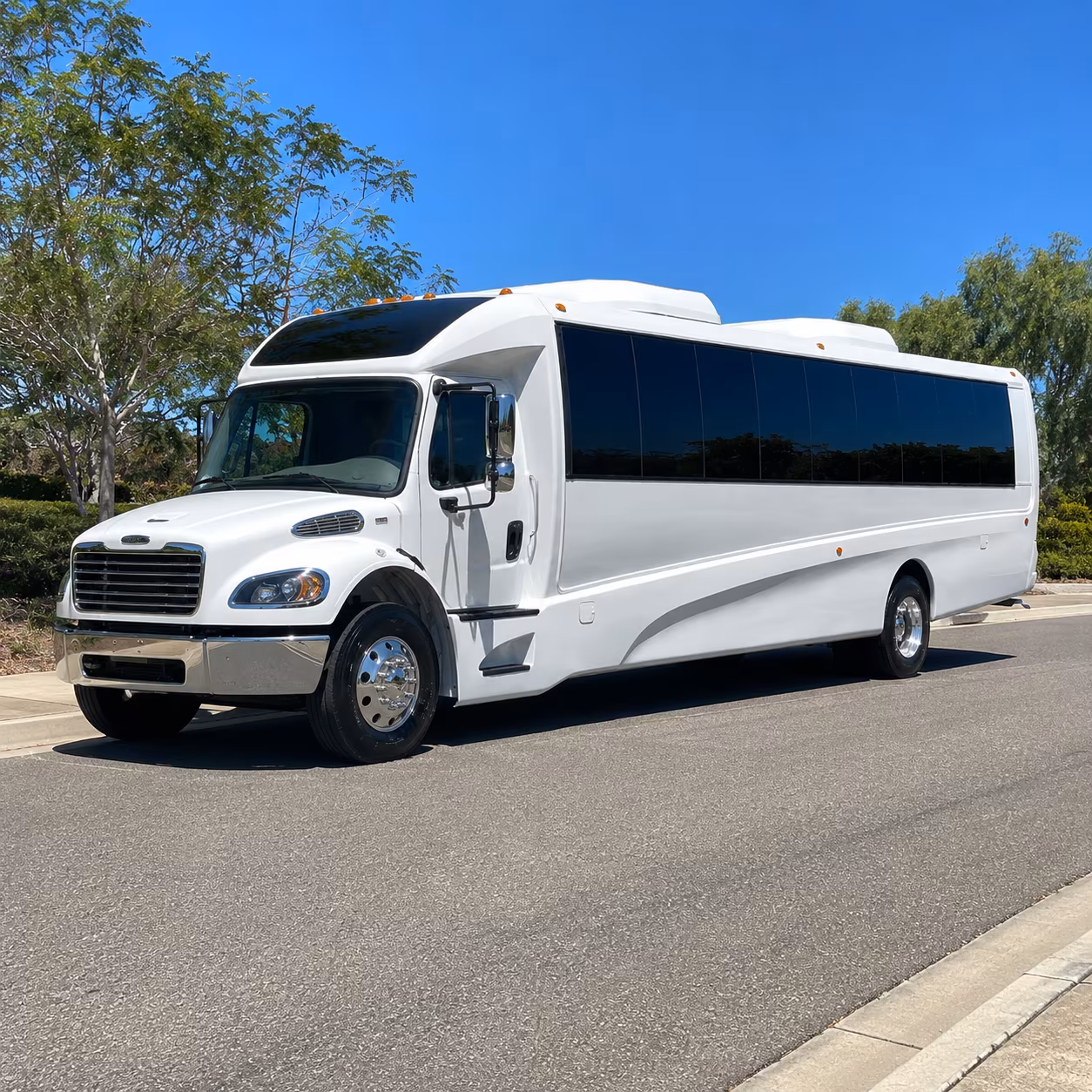 Lincoln Airport Shuttle & Transportation party bus exterior
