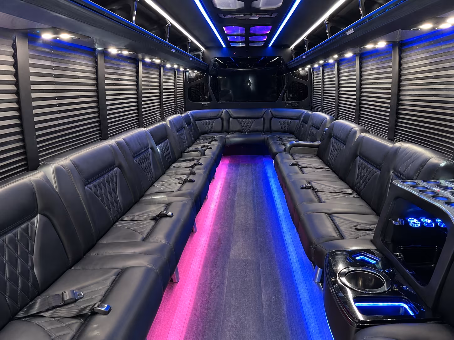 Lincoln Birthday, Sweet 16, & Quinceañera Transportation party bus exterior