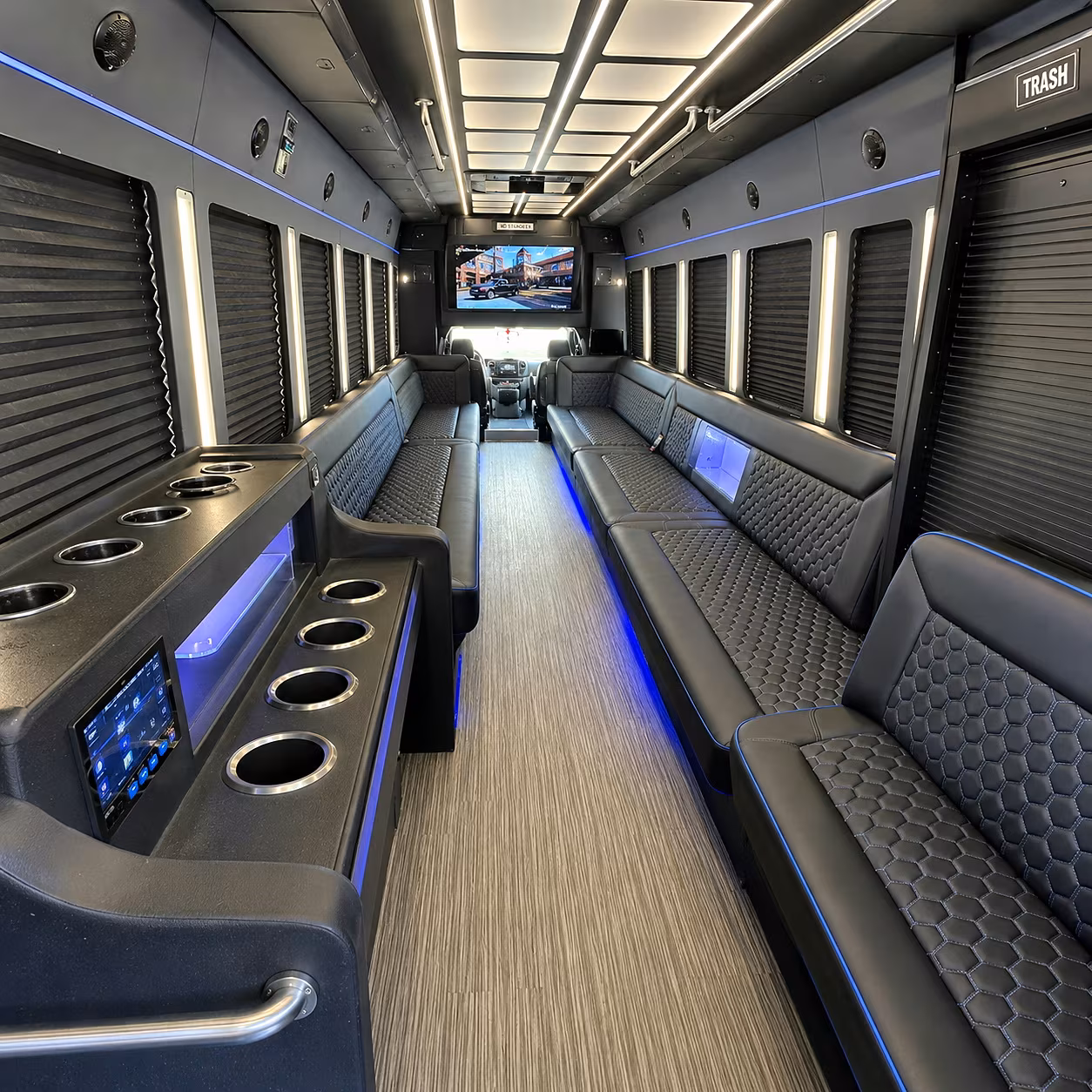 Lincoln Birthday, Sweet 16, & Quinceañera Transportation onboard seating