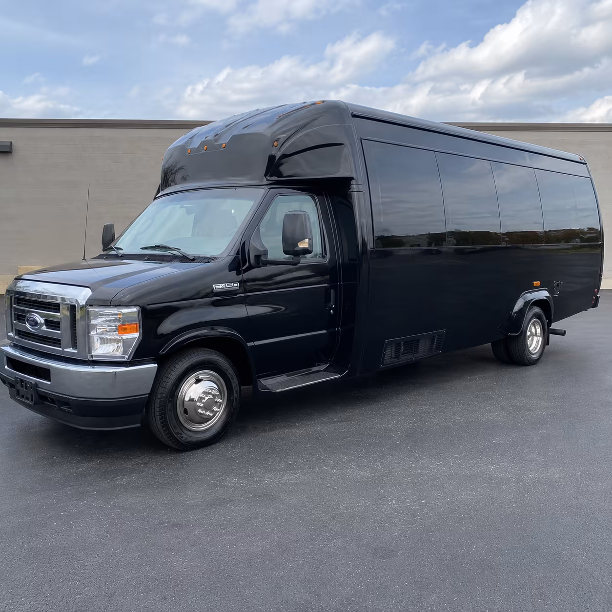 Lincoln Concert & Music Festival Transportation party bus exterior